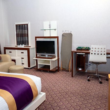 One Pavilion Luxury Serviced Apartments Manáma Kültér fotó
