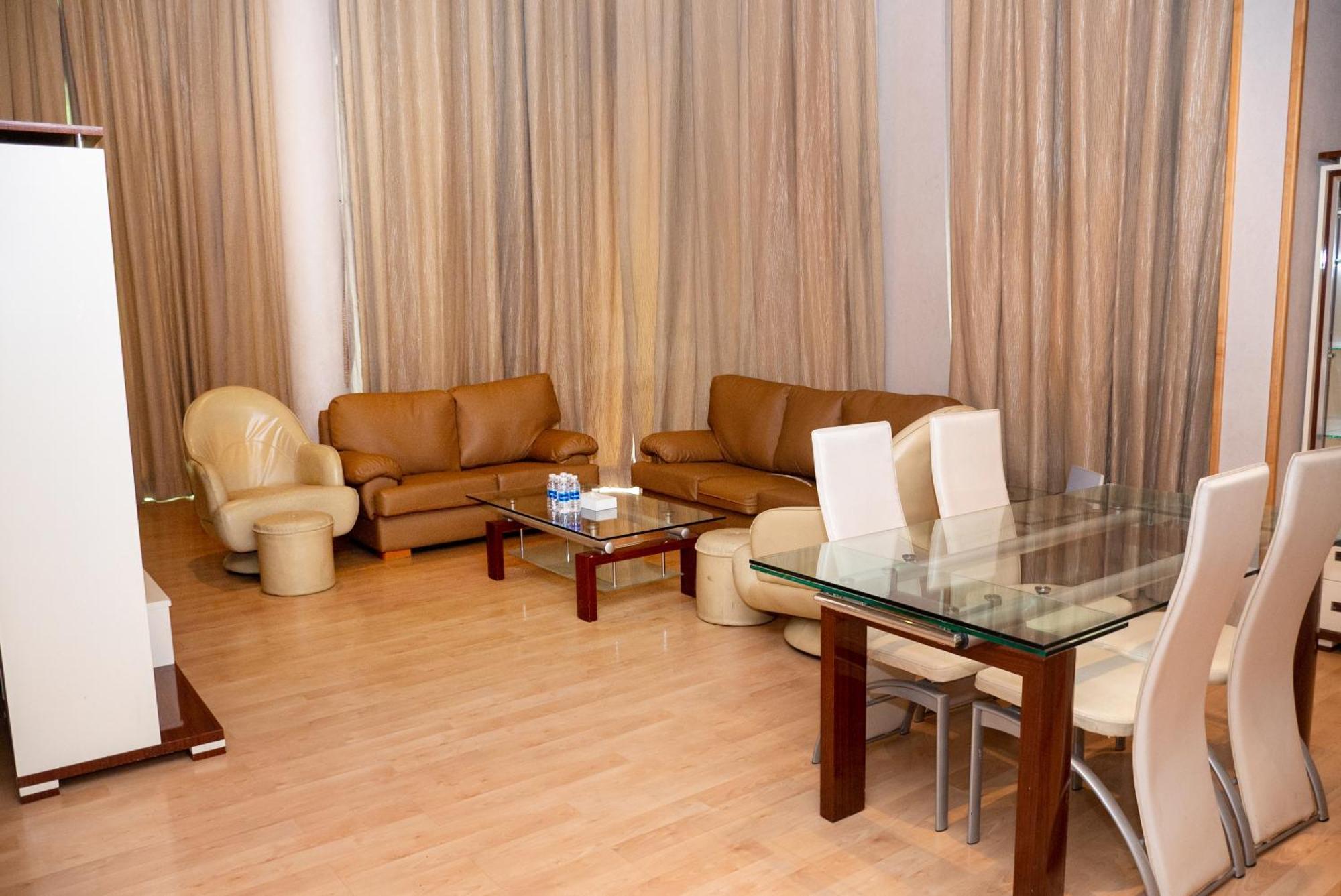One Pavilion Luxury Serviced Apartments Manáma Kültér fotó
