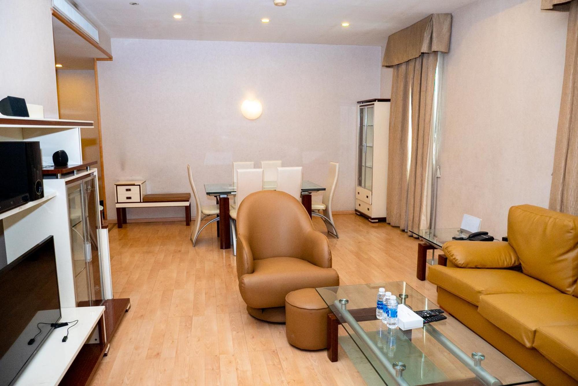 One Pavilion Luxury Serviced Apartments Manáma Kültér fotó