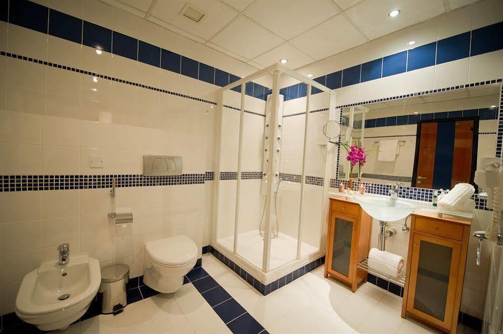 One Pavilion Luxury Serviced Apartments Manáma Kültér fotó