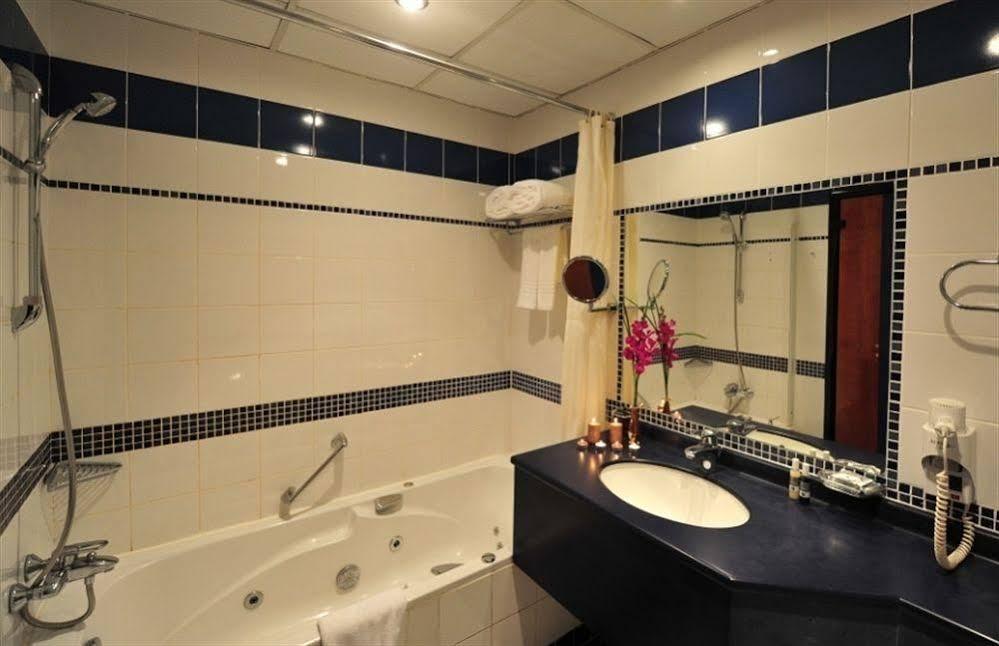 One Pavilion Luxury Serviced Apartments Manáma Kültér fotó